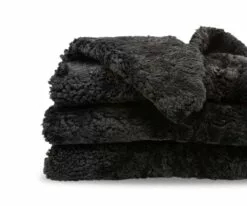 A17 Curly Quad Pelt - Black