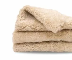 A17 Curly Quad Pelt - Pearl