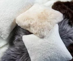 A17 Sheepskin Throw - Grey 9 A17 Sheepskin Throw - Grey -Home Decor Sales FUR DANIA 597475ce f600 4b12 a183 7cc1af447d8e
